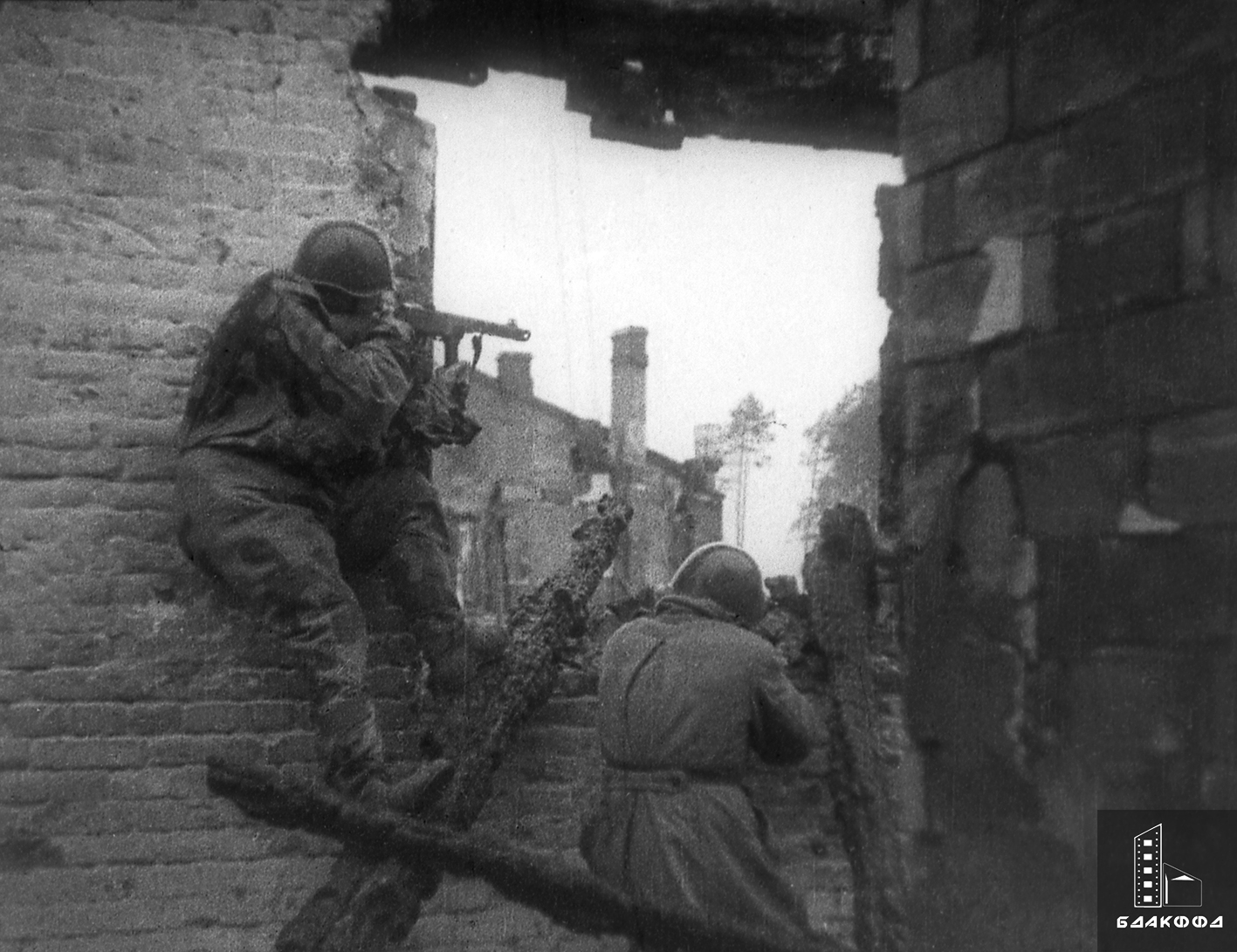 Солдаты Красной Армии ведут бой в ходе Гомельско-Речицкой наступательной операции-стр. 0